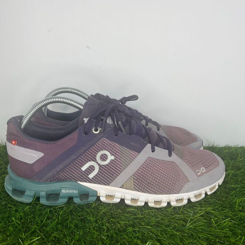 On Running Cloudflow V2 Women’s Size 9 Violet Tid… - image 3